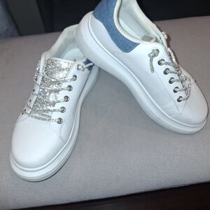 Women's White and Blue Casual Sneakers